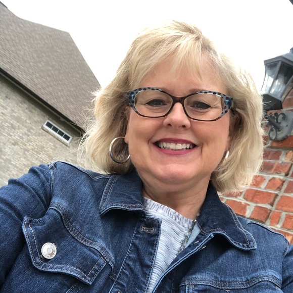 Meet your Posher, Tamera - Picture 1 of 1